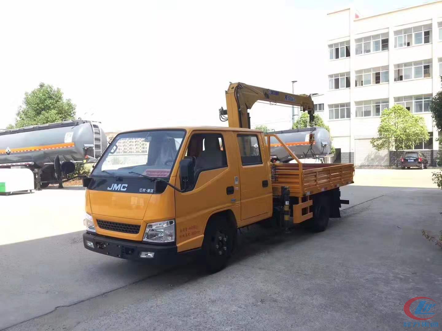 湖(hú)北程力江铃蓝牌2吨随車(chē)吊高清图