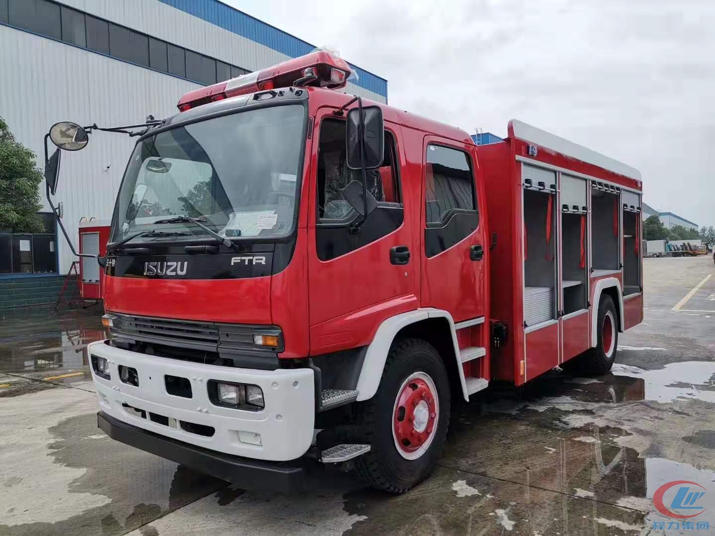 五十铃水罐消防車(chē)侧面图