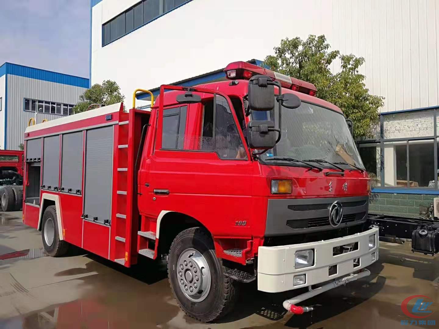 程力专汽东风153水罐消防車(chē)