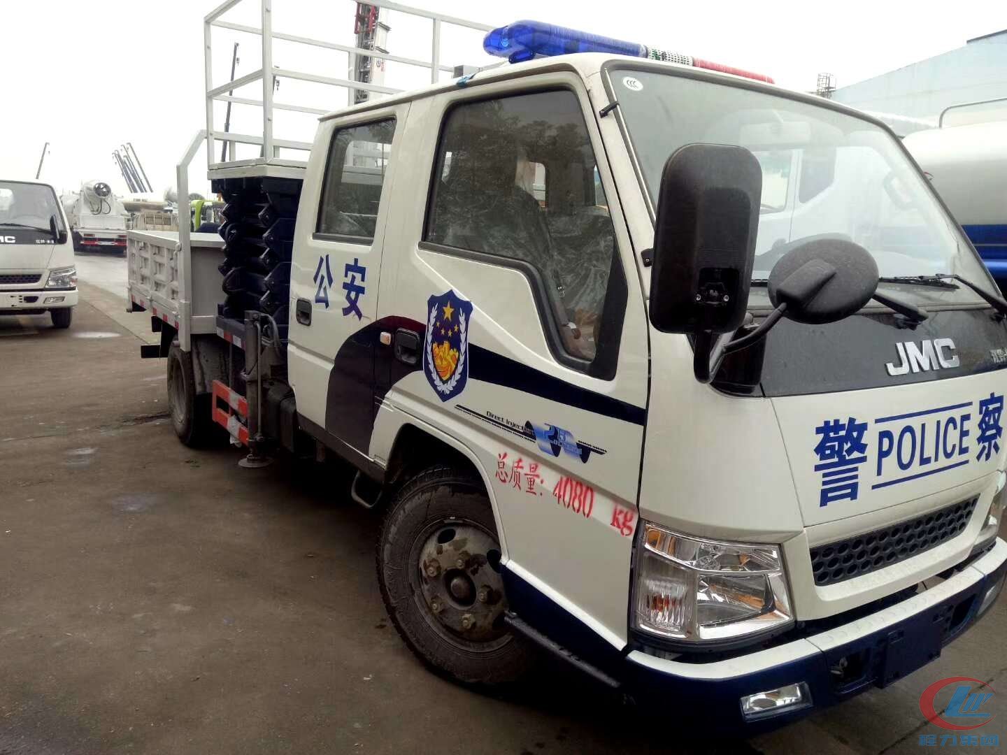 江铃双排警用(yòng)剪叉式升降平台高空作业車(chē)