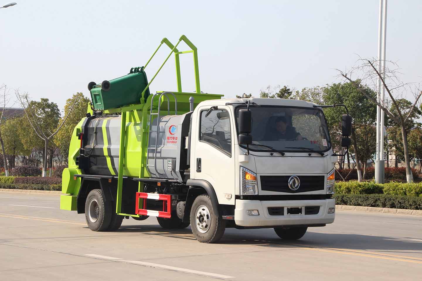 东风御虎餐厨垃圾車(chē)