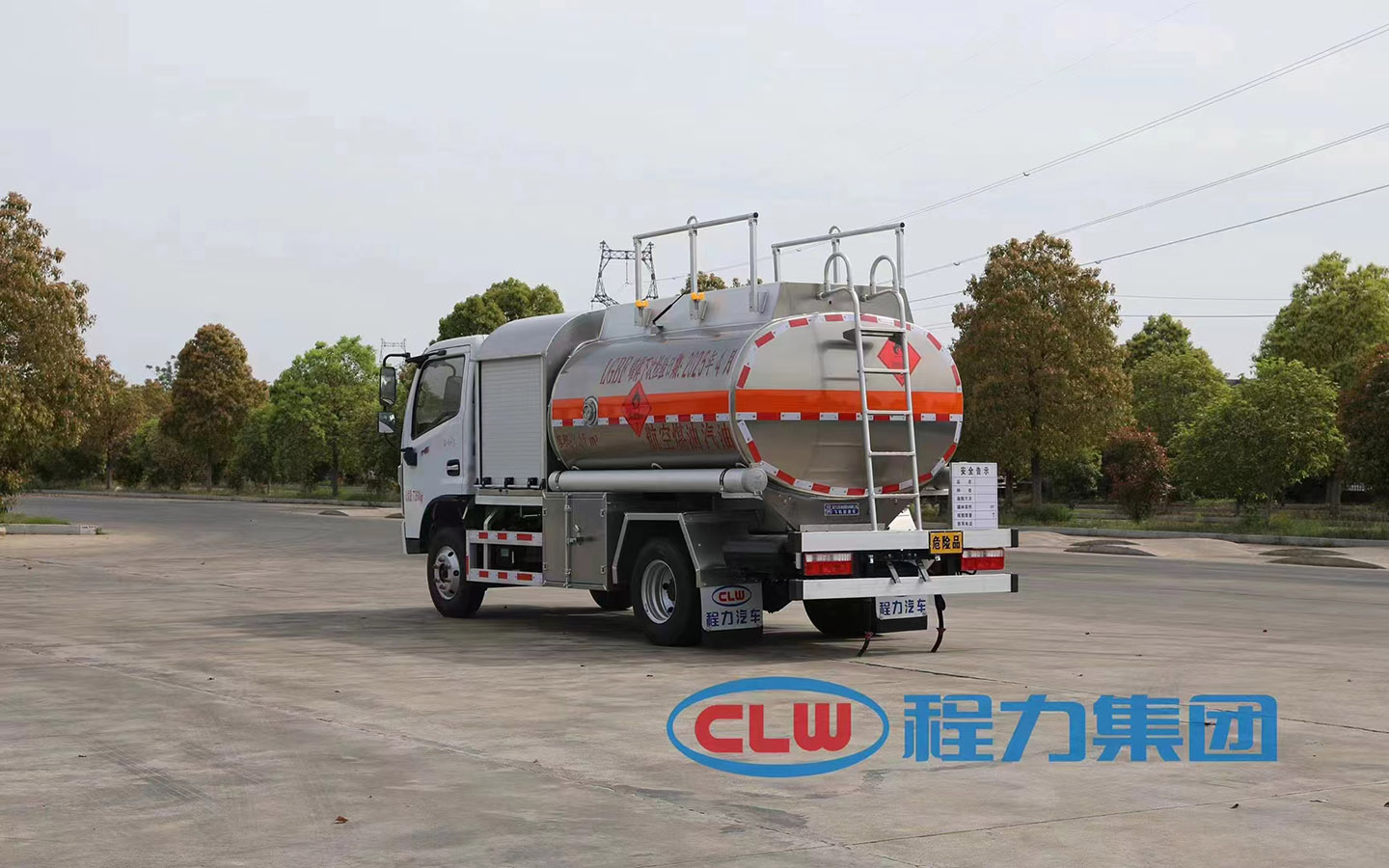 东风4立方小(xiǎo)型飞机加油車(chē)