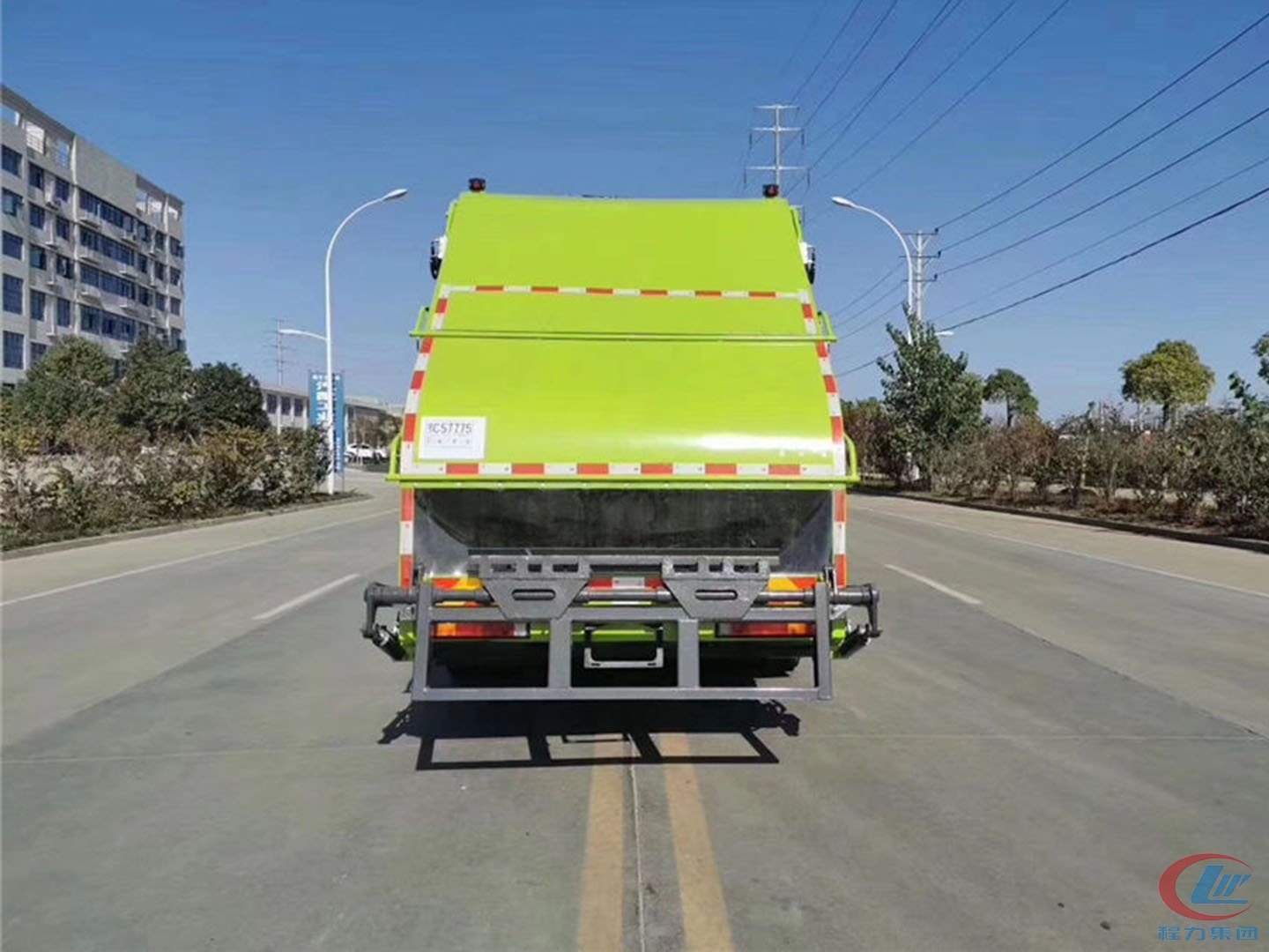 國(guó)六东风天龙后双桥18方压缩垃圾車(chē)箱體(tǐ)图片