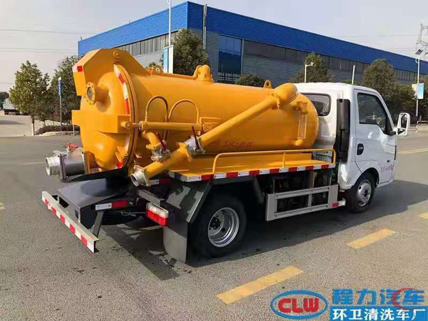 东风途逸吸污車(chē)图片