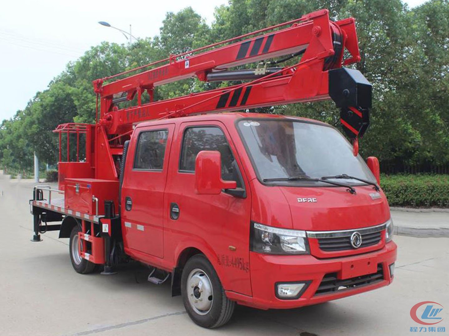 國(guó)六东风途逸13米蓝牌高空作业車(chē)