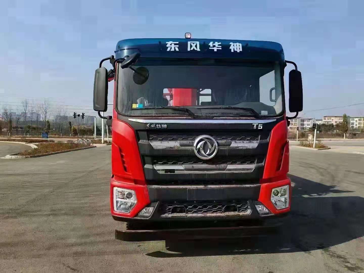 國(guó)六东风华神后八轮12吨随車(chē)吊图片