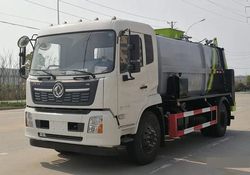 國(guó)六东风天锦方罐餐厨垃圾車(chē)