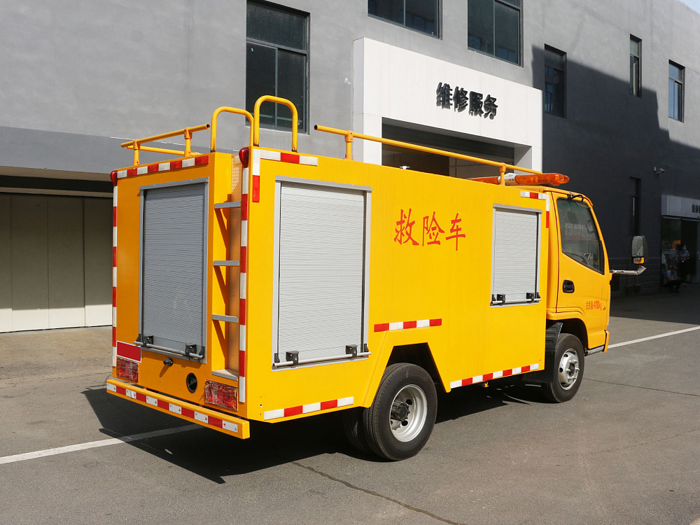 凯马小(xiǎo)型防汛排水抢险車(chē)